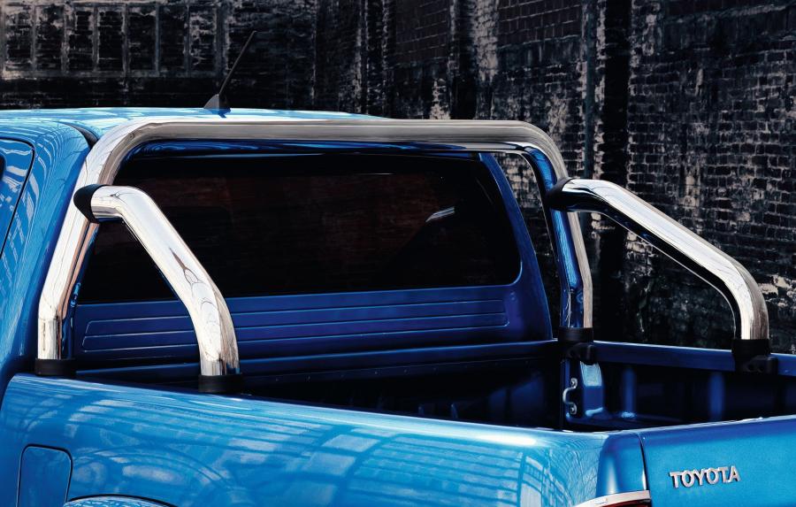  Toyota Hilux Invincible X 2015 года  (фото 2 из 2)